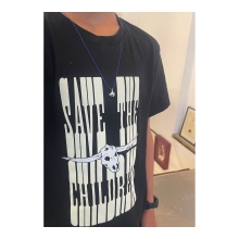 🕊️ Få dage tilbage med Fredsduen!🕊️
Vi har kun meget få tilbage i butikken –
men hvis du bestiller i maj, laver vi én til dig 🕊️💙
 .
Alt overskud går til @redbarnetdk
.
📍 der er afhentning i juni hos Æstetik, vi gir besked når din fredsdue er klar🕊️💙

Bestil via mail på hjemmesiden – inden maj er slut!.
.
Tak fordi du støtter @redbarnetdk 🕊️💙

#fredsdue #redbarnet #sidstechance #velgørenhed #danskdesign #takfordinstøtte @linejensen_illu @redbarnetdk
