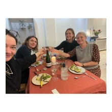 Glædelig jul🎄
Tak for et vildt og fantastisk år ✨
•
Æstetik er rykket i nye lokaler.
Vi glæder os til 2026, hvor vi for alvor skal komme på plads i de nye omgivelser – og hvor der venter en masse spændende nye ting 🤍
•
Tak for 2025 og TAK fordi I er de sødeste kunder 🫶
•
Vi glæder os til 2026 💫
•
Kh
Josefine, Heidi, Patricia og Sidsel